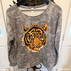 Vanilla Bay Bleached Tiger Print Animal Print Top LS L XL